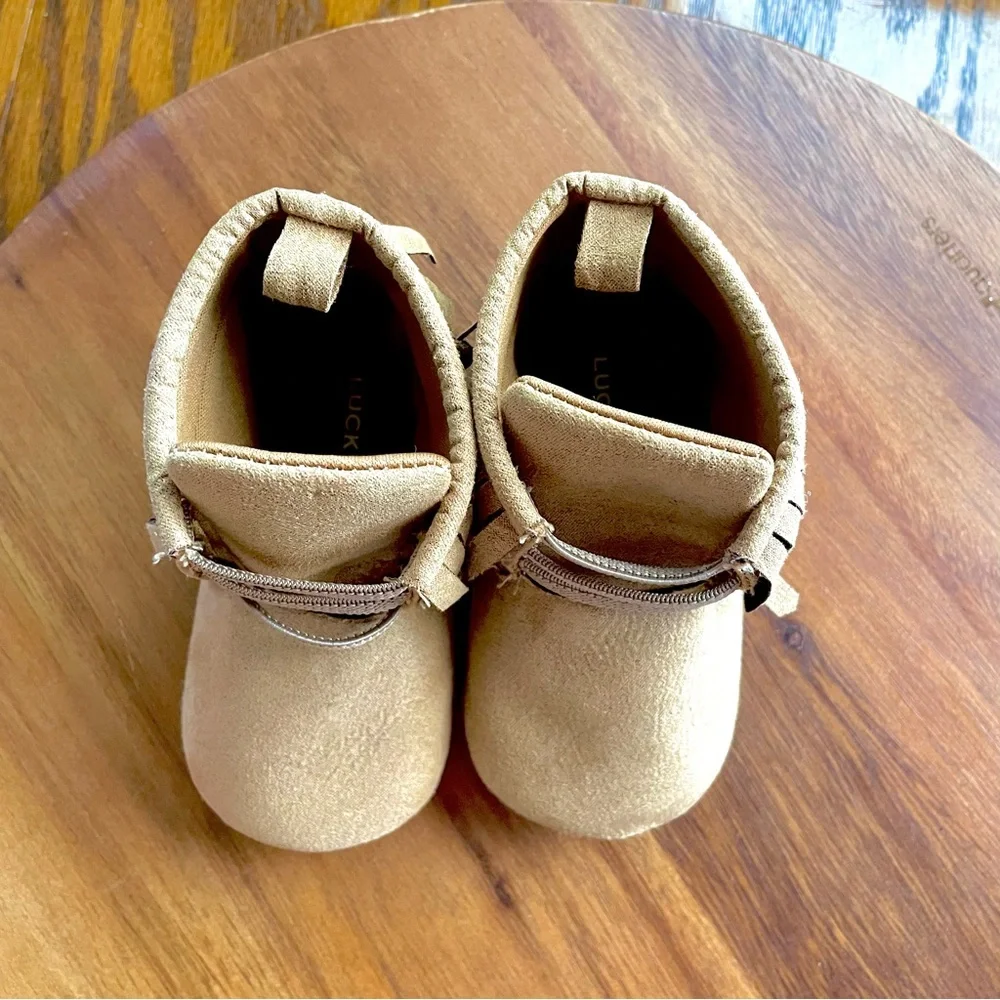 LUCKY BRAND Infant Moccasin - Crib Shoes Sz 4 - Double Row Fringe - Tan
